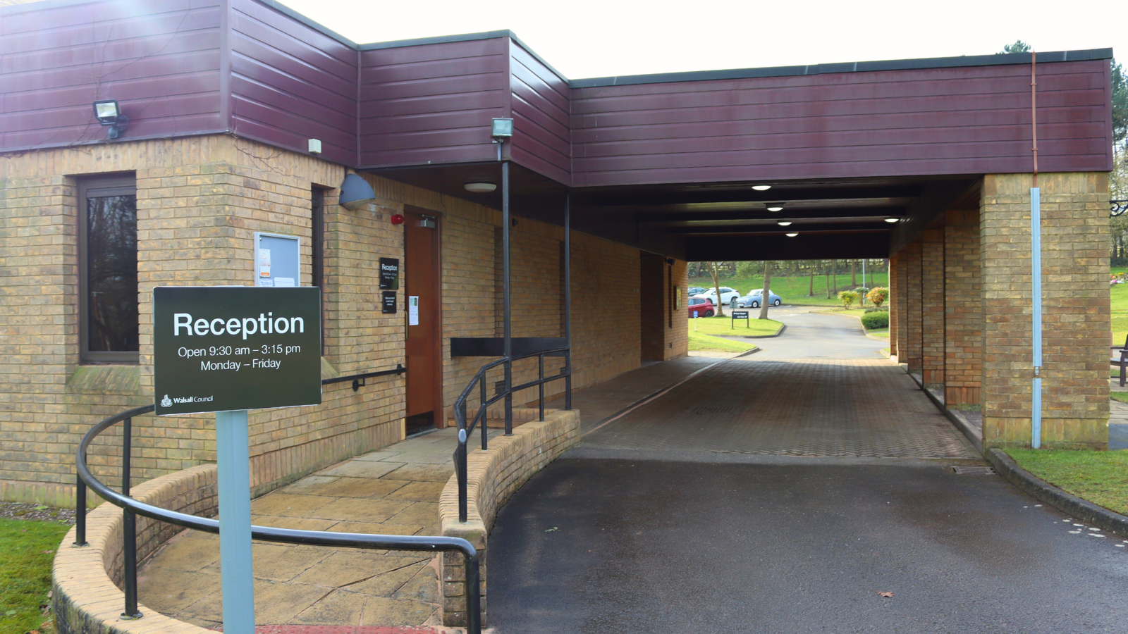 Streetly Crematorium & Cemetery front entrance