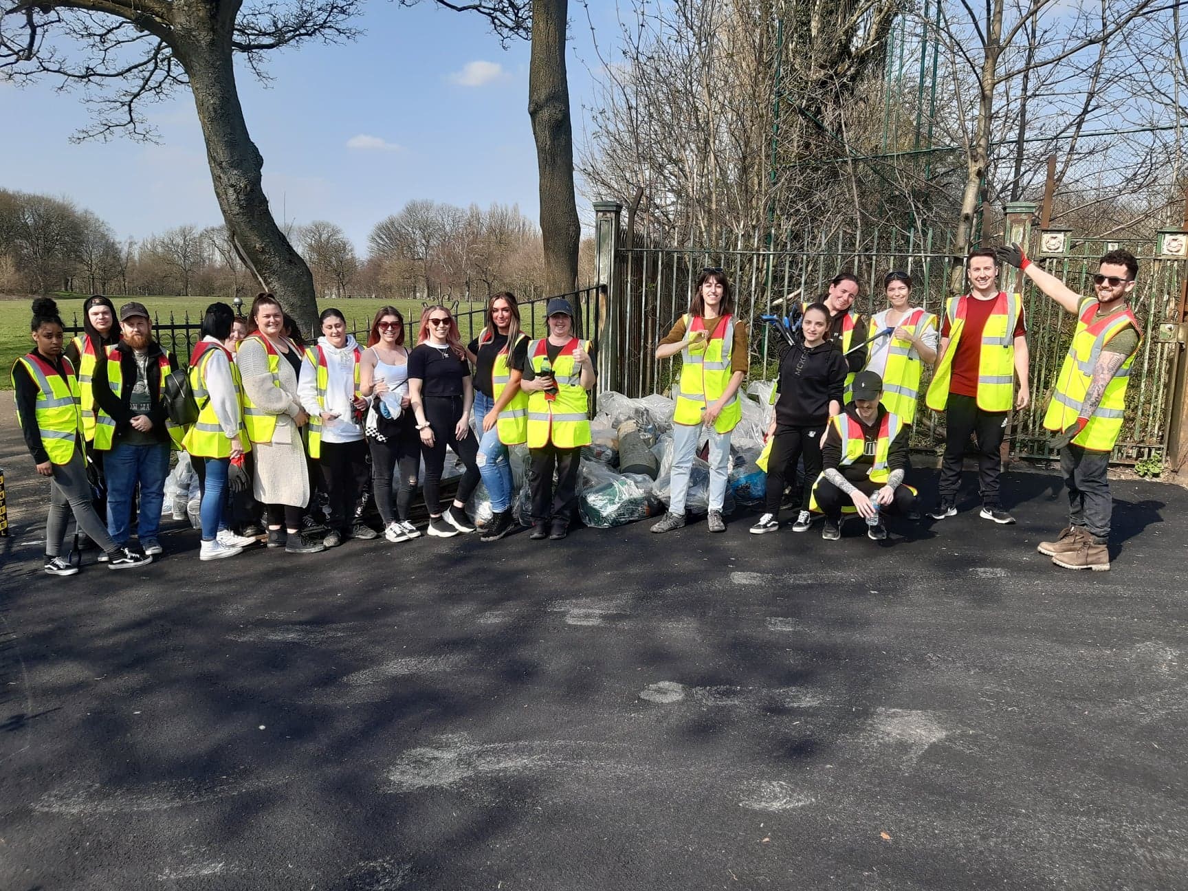 mcdonalds staff litter picking