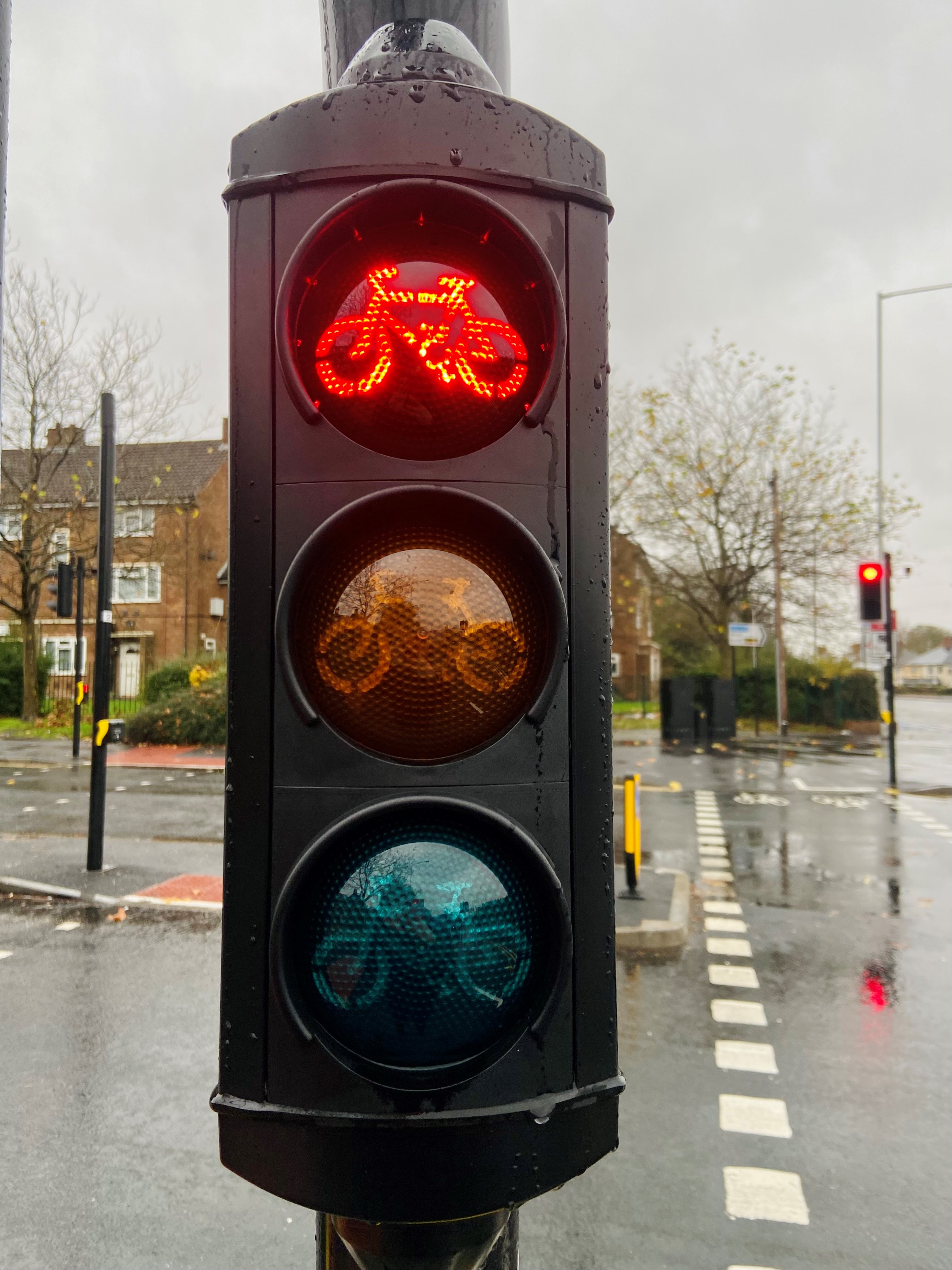Image shows a controlled crossing light for cyclists.