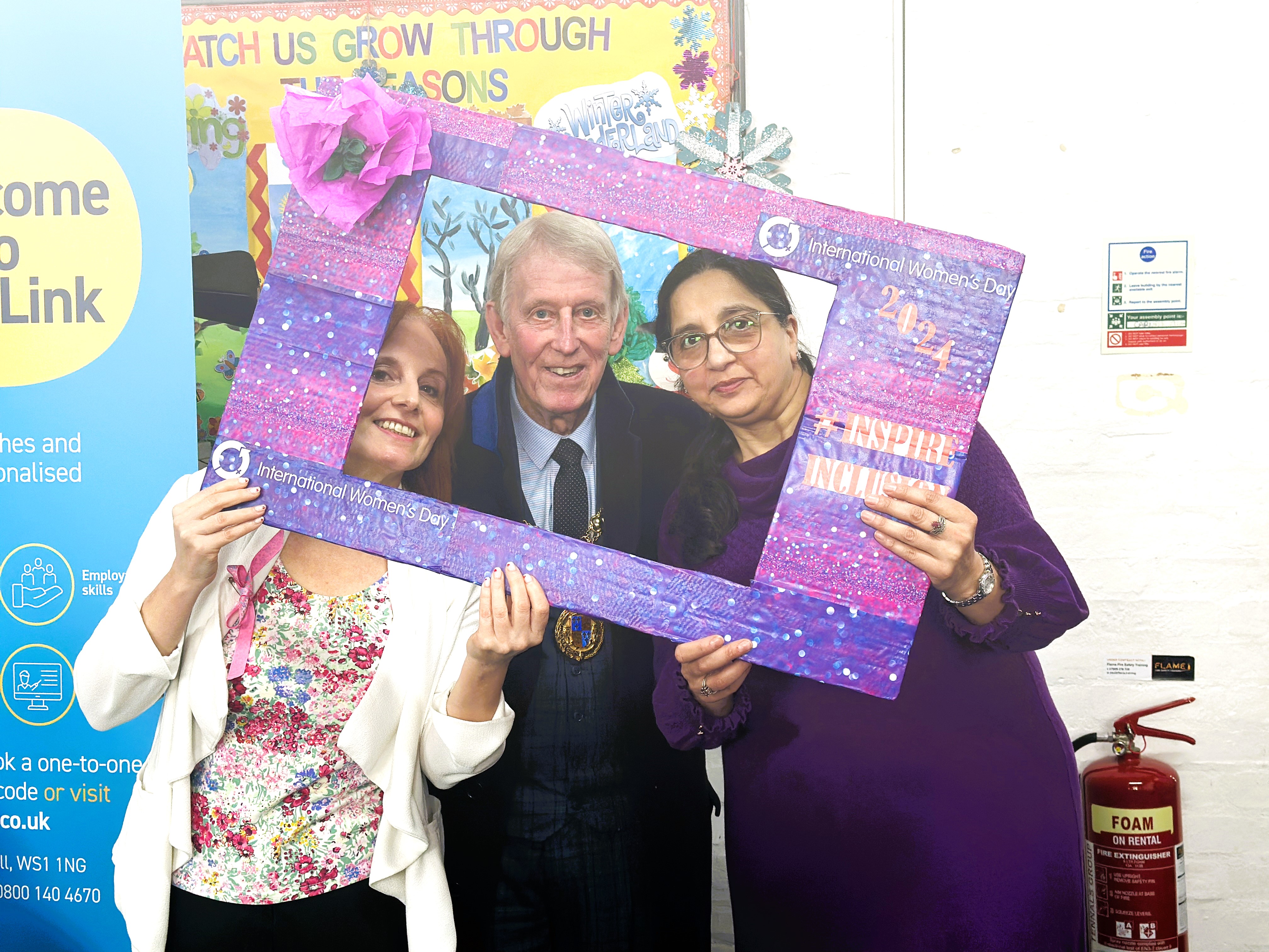The Mayor of Walsall, Councillor Chris Towe at Aaina Community Hub in Caldmore (2).JPG