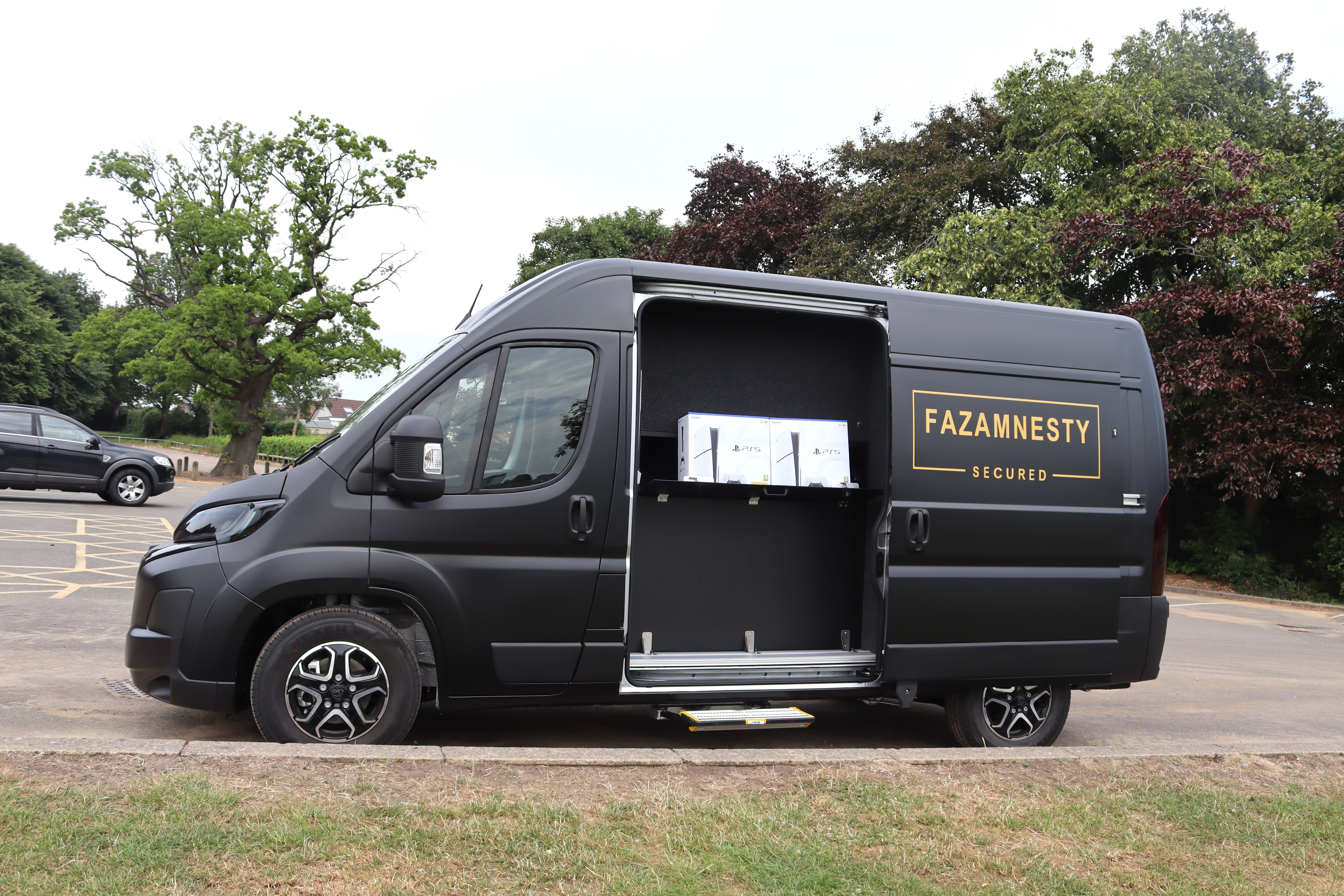 knife surrender van