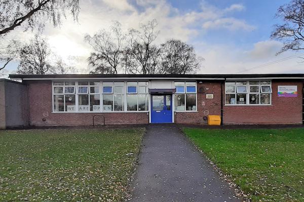 Streetly Community Library Building from the outside 