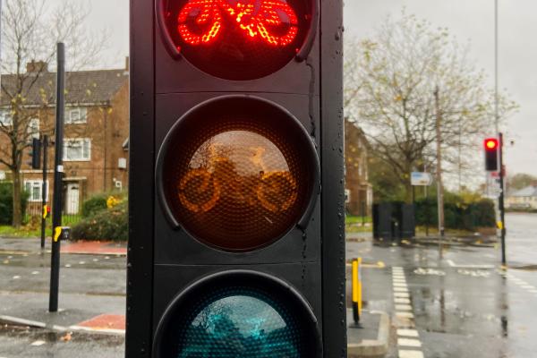Image shows a controlled crossing light for cyclists.
