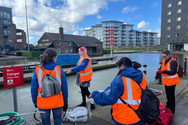 Volunteers litter picking in Walsall town centre