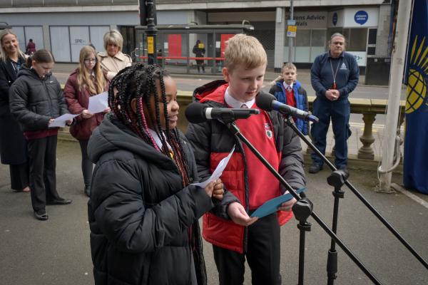 School children from Castlefort Junior and Mixed Infants School and Walsall Wood School.