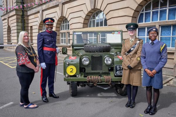 Armoured car