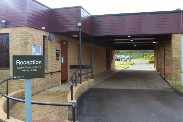 Streetly Crematorium & Cemetery front entrance 